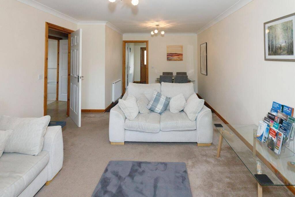 Modern 2 Bedroom Semi Detached House With Own Private Driveway Inverness Dış mekan fotoğraf