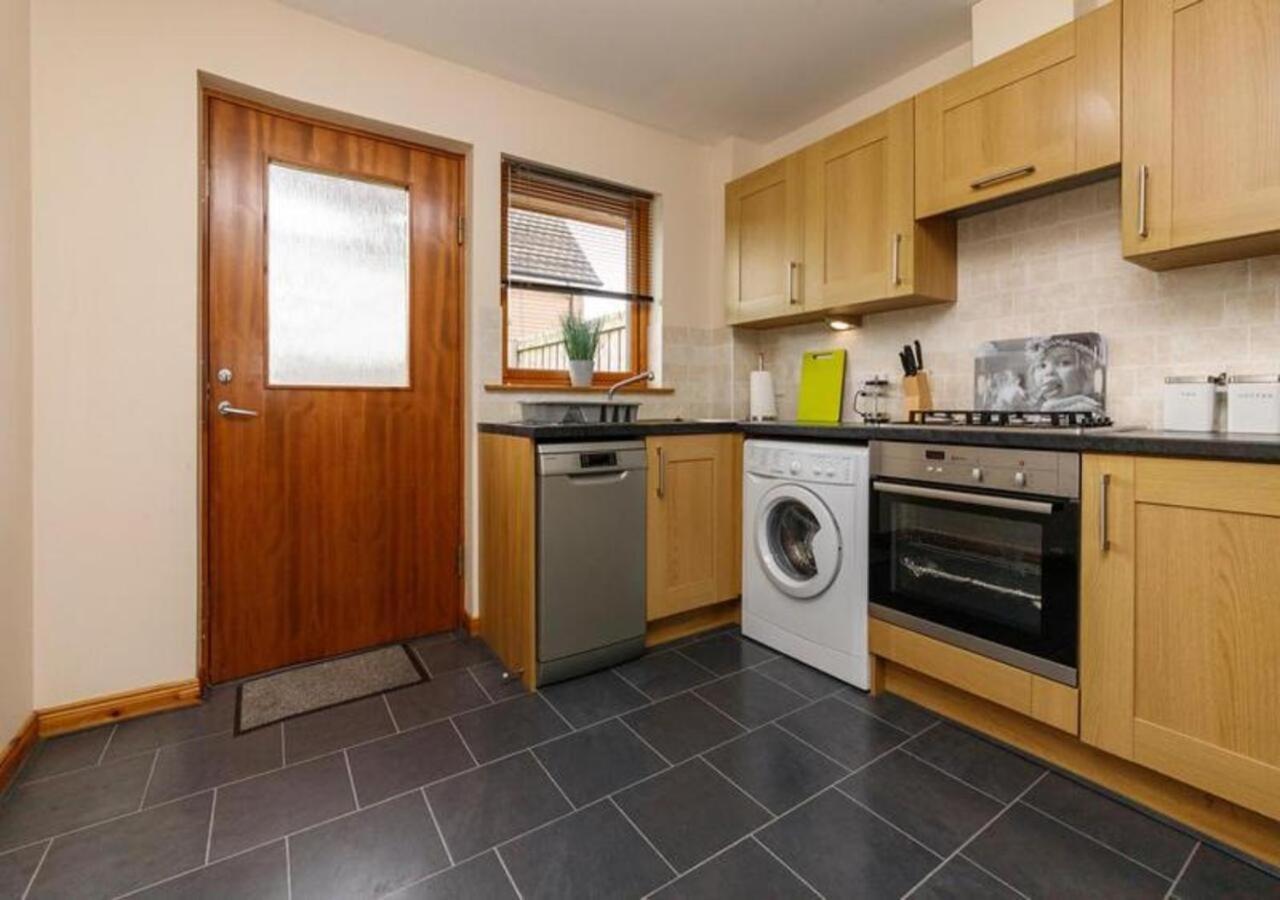 Modern 2 Bedroom Semi Detached House With Own Private Driveway Inverness Dış mekan fotoğraf