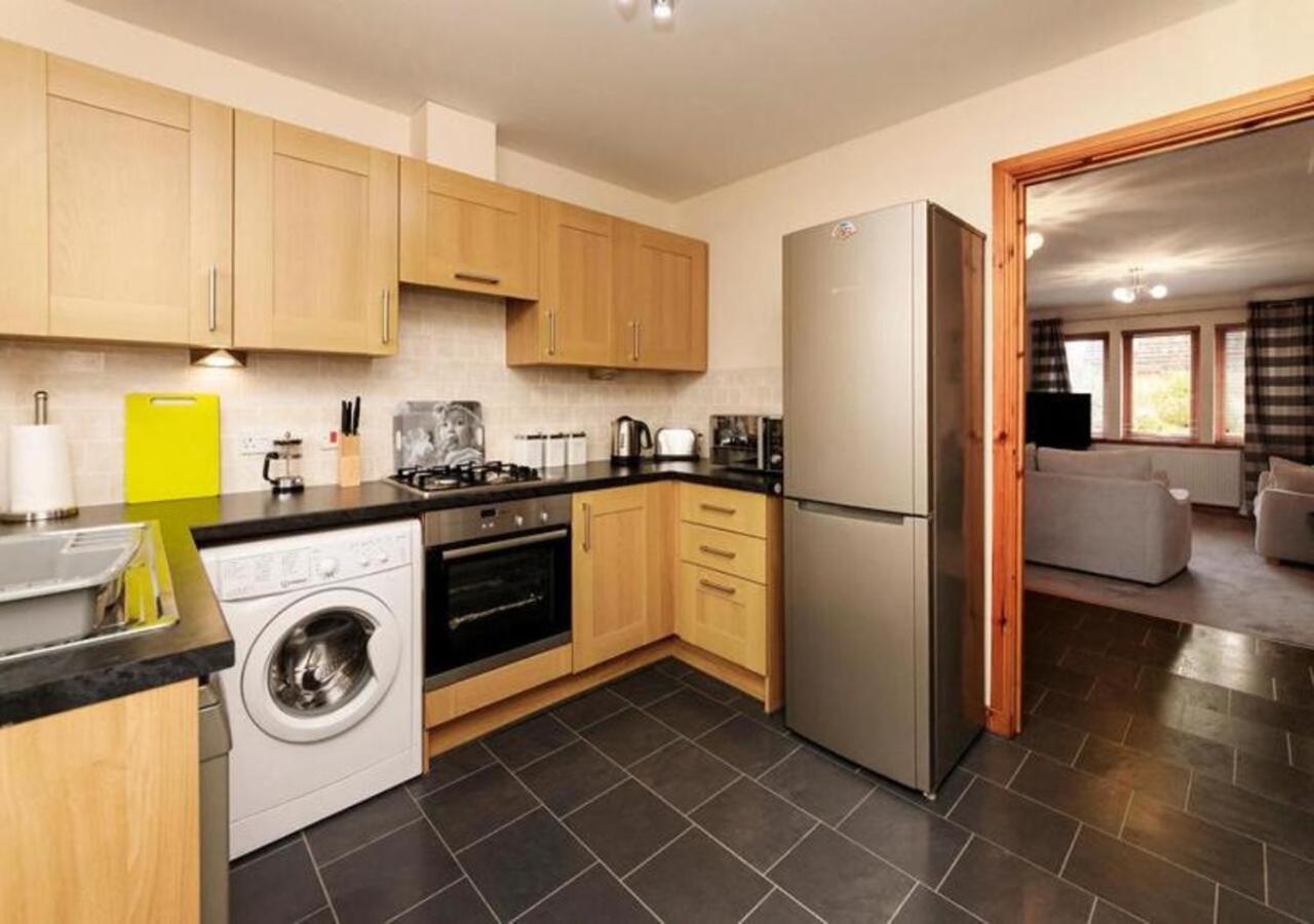 Modern 2 Bedroom Semi Detached House With Own Private Driveway Inverness Dış mekan fotoğraf